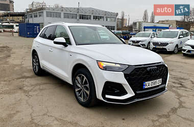 Позашляховик / Кросовер Audi Q5 2022 в 