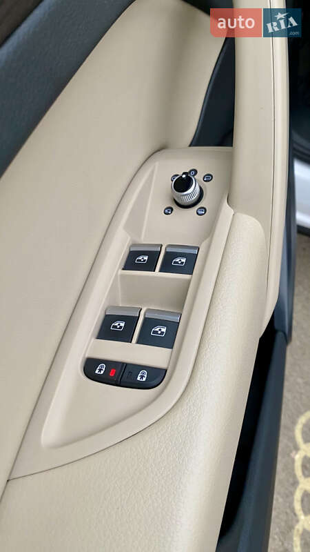 Внедорожник / Кроссовер Audi Q5 2022 в Киеве