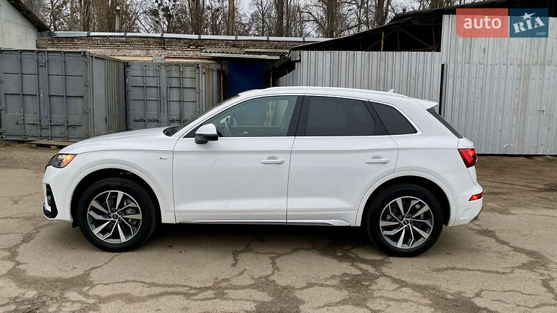Внедорожник / Кроссовер Audi Q5 2022 в Киеве