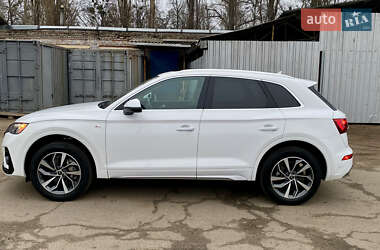 Позашляховик / Кросовер Audi Q5 2022 в 