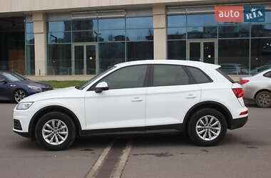 Внедорожник / Кроссовер Audi Q5 2017 в 
