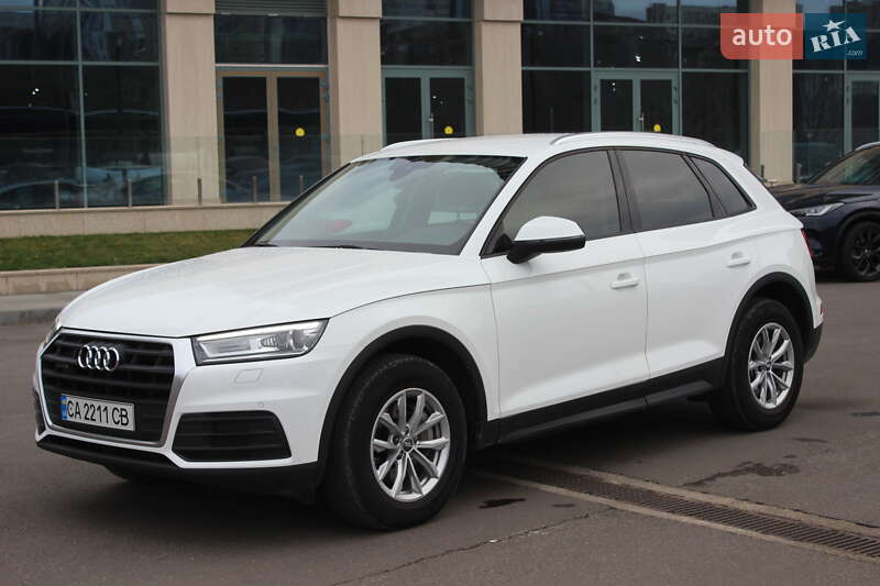 Внедорожник / Кроссовер Audi Q5 2017 в 