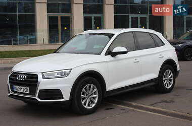 Внедорожник / Кроссовер Audi Q5 2017 в 