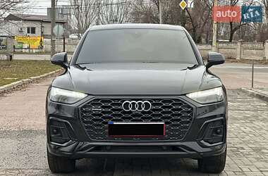 Позашляховик / Кросовер Audi Q5 2022 в Дніпрі