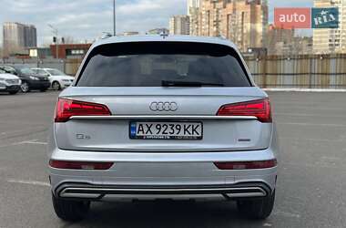 Позашляховик / Кросовер Audi Q5 2020 в 