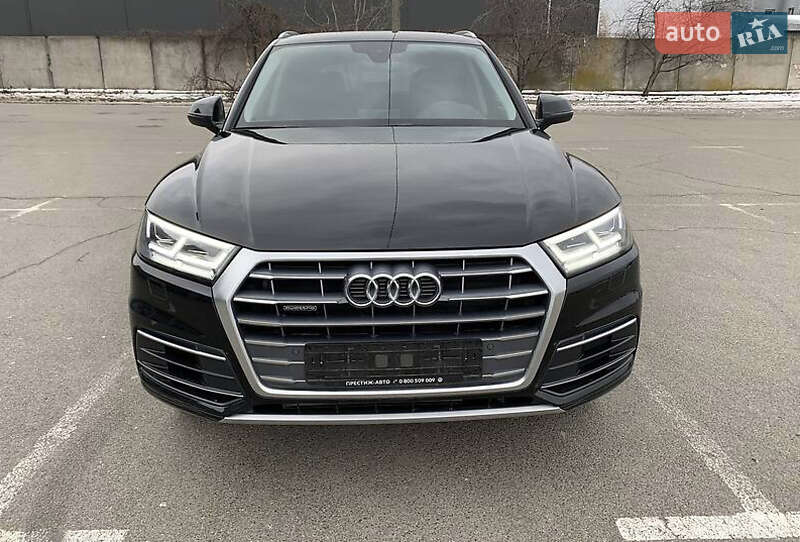 Позашляховик / Кросовер Audi Q5 2017 в 