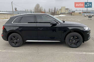 Позашляховик / Кросовер Audi Q5 2017 в 