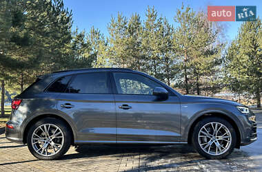 Внедорожник / Кроссовер Audi Q5 2019 в Дрогобыче