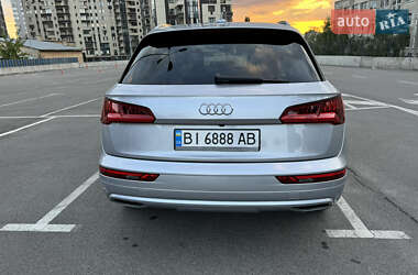 Внедорожник / Кроссовер Audi Q5 2018 в 
