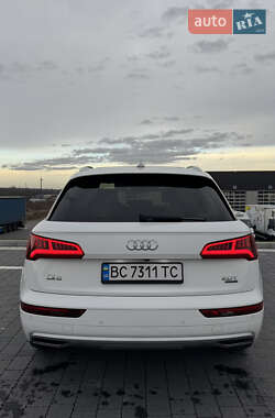 Внедорожник / Кроссовер Audi Q5 2016 в 