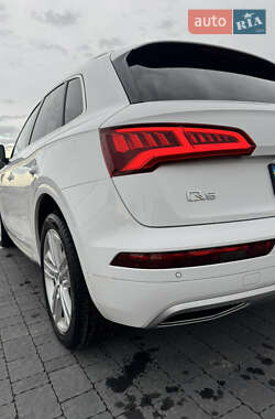Внедорожник / Кроссовер Audi Q5 2016 в 