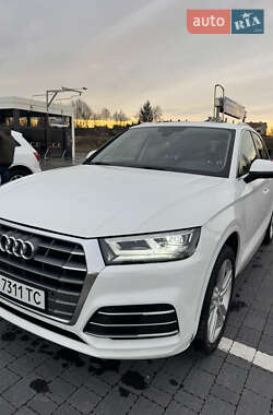 Внедорожник / Кроссовер Audi Q5 2016 в 