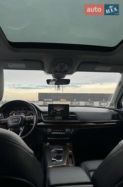 Внедорожник / Кроссовер Audi Q5 2016 в 