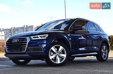 Внедорожник / Кроссовер Audi Q5 2017 в 