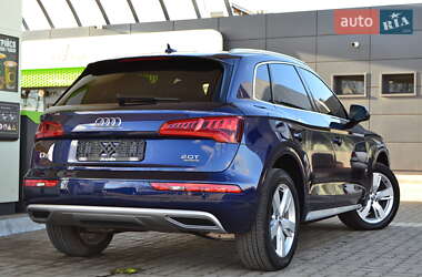Внедорожник / Кроссовер Audi Q5 2017 в 