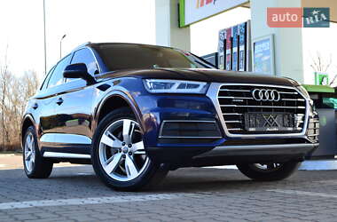 Внедорожник / Кроссовер Audi Q5 2017 в 