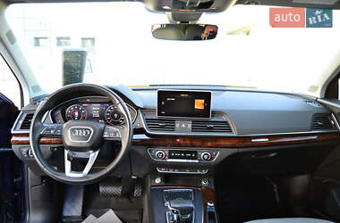 Внедорожник / Кроссовер Audi Q5 2017 в 
