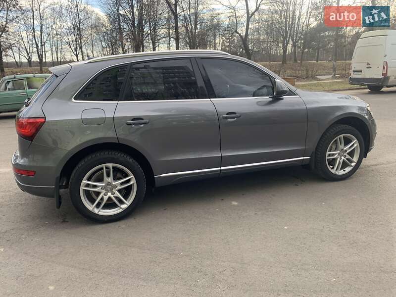 Позашляховик / Кросовер Audi Q5 2013 в Новояворівську