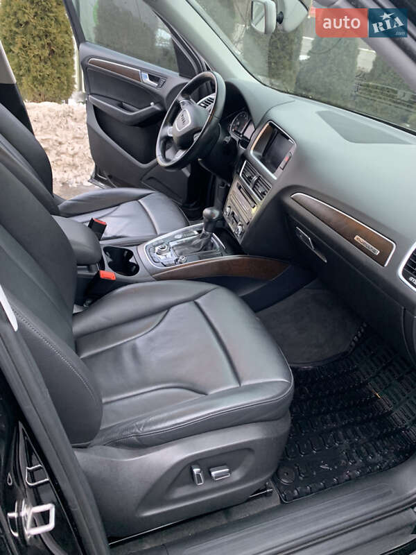 Внедорожник / Кроссовер Audi Q5 2016 в Новояворовске