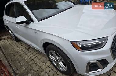Внедорожник / Кроссовер Audi Q5 2021 в 