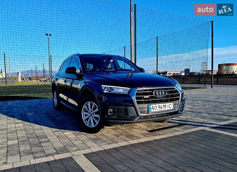 Внедорожник / Кроссовер Audi Q5 2019 в Ужгороде