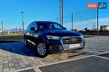 Позашляховик / Кросовер Audi Q5 2019 в Ужгороді