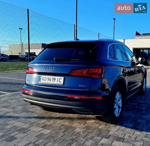 Внедорожник / Кроссовер Audi Q5 2019 в Ужгороде