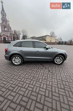 Внедорожник / Кроссовер Audi Q5 2015 в Каменском