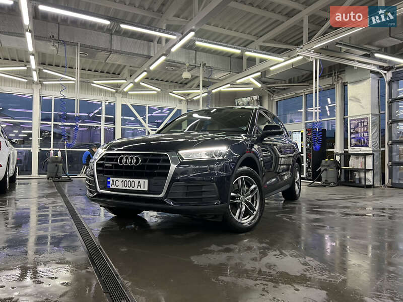 Внедорожник / Кроссовер Audi Q5 2018 в 