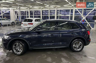 Внедорожник / Кроссовер Audi Q5 2018 в 