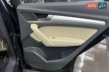 Внедорожник / Кроссовер Audi Q5 2018 в 