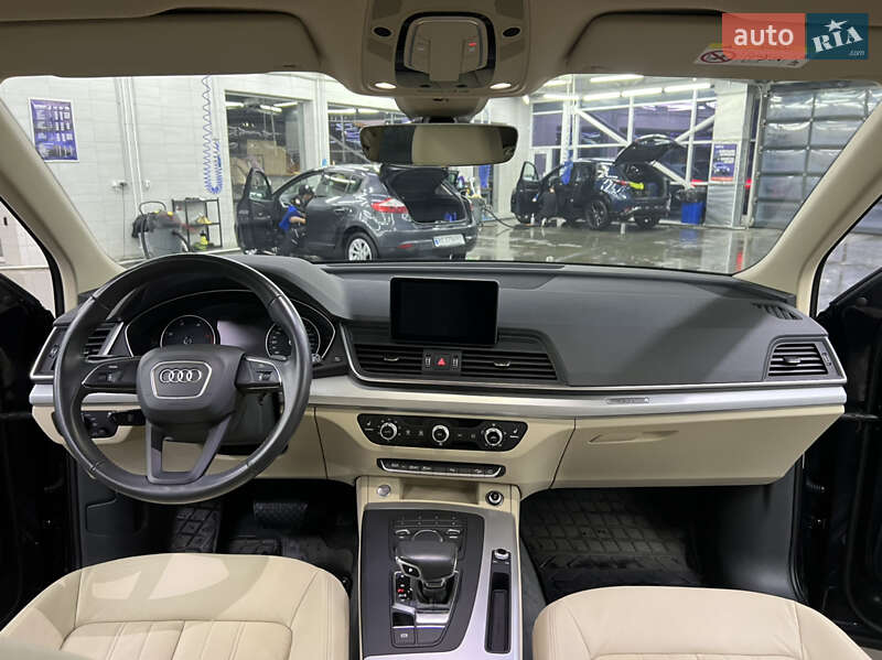 Внедорожник / Кроссовер Audi Q5 2018 в Луцке