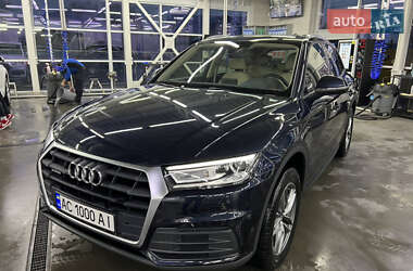 Внедорожник / Кроссовер Audi Q5 2018 в 