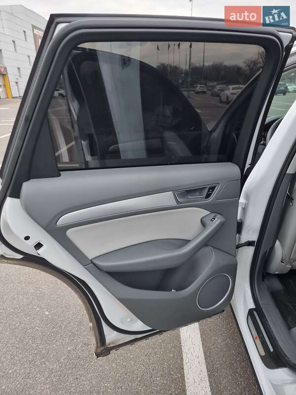 Внедорожник / Кроссовер Audi Q5 2015 в Киеве