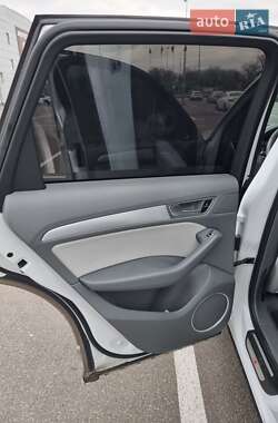 Внедорожник / Кроссовер Audi Q5 2015 в 