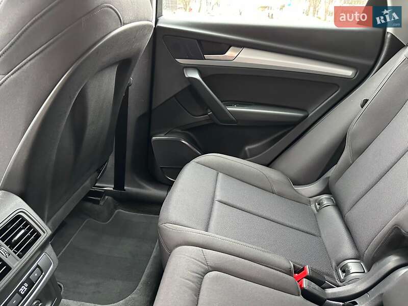 Внедорожник / Кроссовер Audi Q5 2021 в Луцке