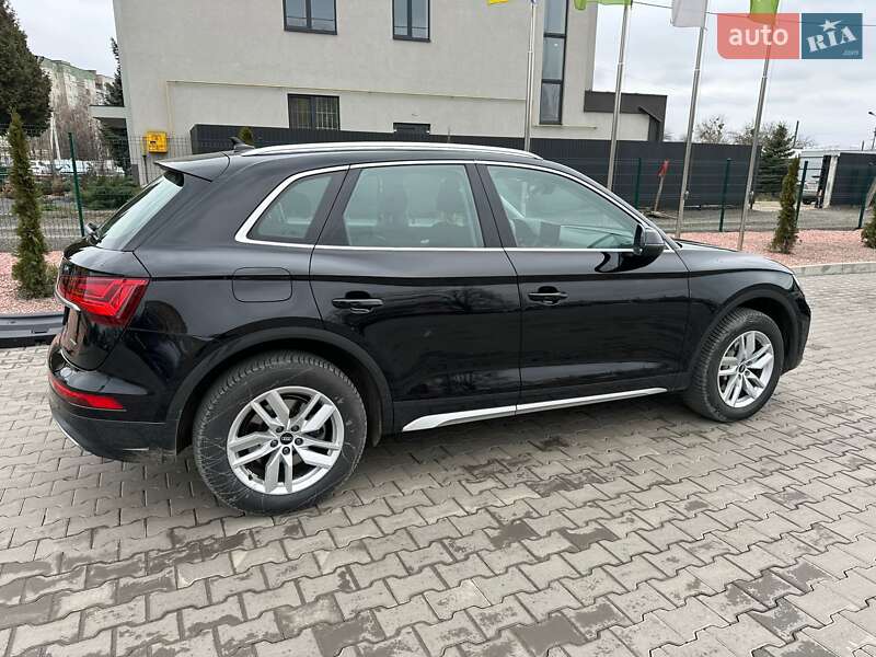 Внедорожник / Кроссовер Audi Q5 2021 в Луцке