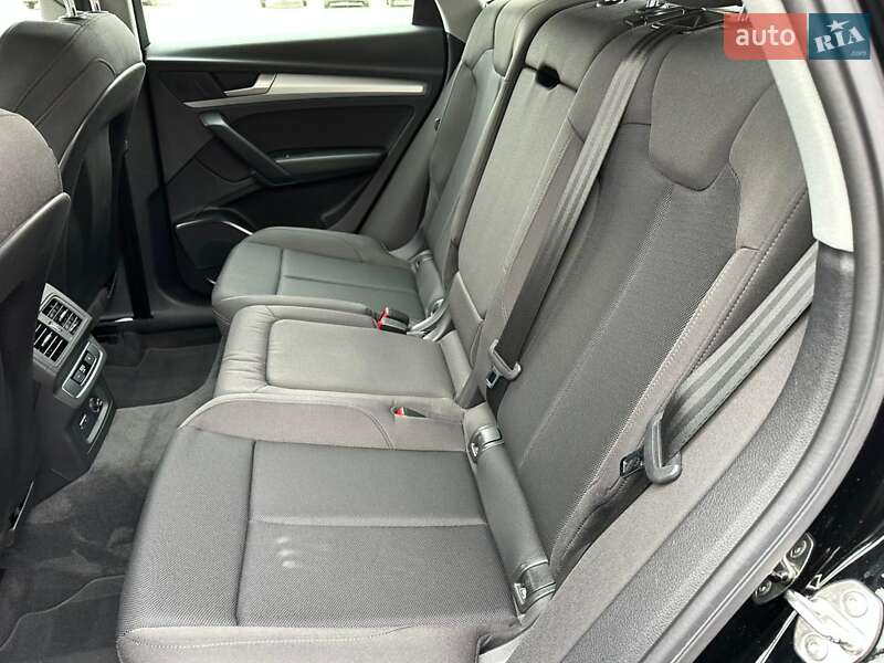 Внедорожник / Кроссовер Audi Q5 2021 в Луцке