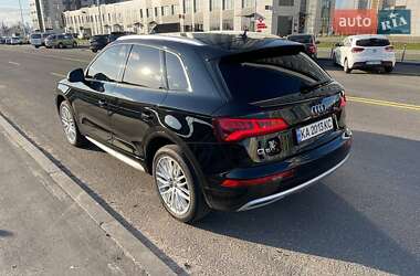 Внедорожник / Кроссовер Audi Q5 2017 в 