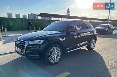 Внедорожник / Кроссовер Audi Q5 2017 в 