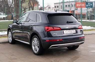 Внедорожник / Кроссовер Audi Q5 2018 в 