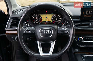 Внедорожник / Кроссовер Audi Q5 2018 в 