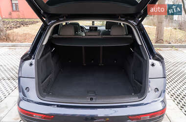 Внедорожник / Кроссовер Audi Q5 2018 в 