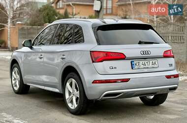 Позашляховик / Кросовер Audi Q5 2018 в 