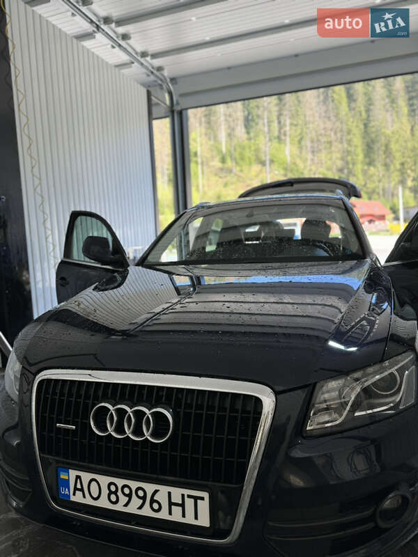 Позашляховик / Кросовер Audi Q5 2010 в Ужгороді