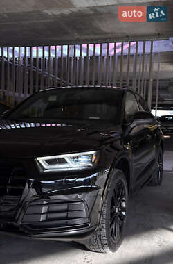 Внедорожник / Кроссовер Audi Q5 2017 в 