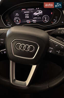 Внедорожник / Кроссовер Audi Q5 2017 в 