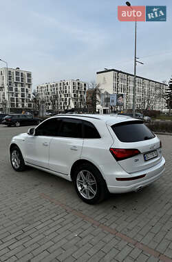 Позашляховик / Кросовер Audi Q5 2016 в 