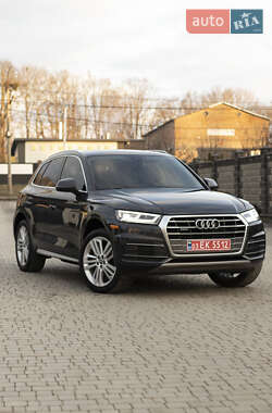 Внедорожник / Кроссовер Audi Q5 2018 в 