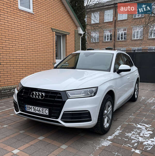 Внедорожник / Кроссовер Audi Q5 2017 в Ромнах